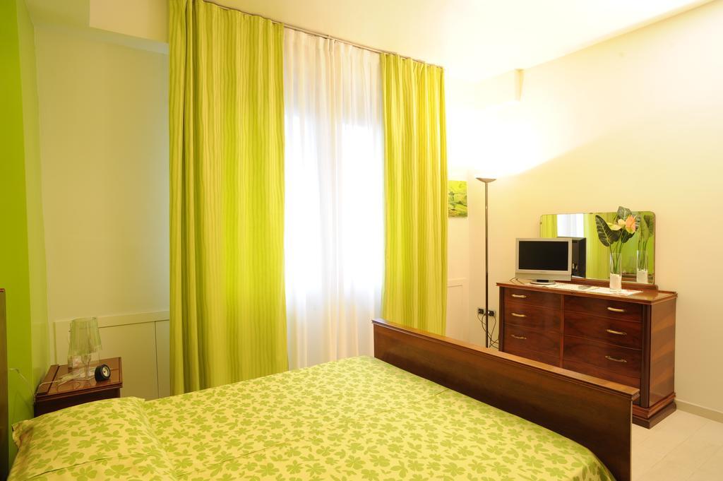 Siena Home And Sailing Rom bilde